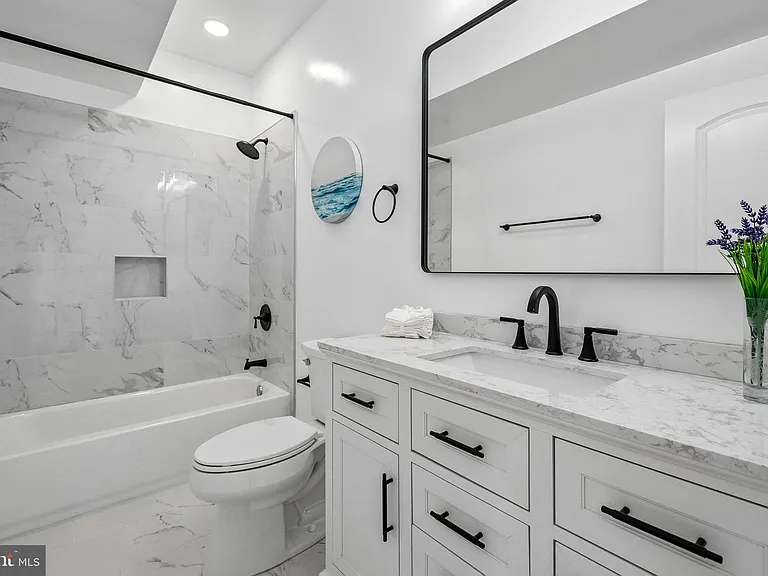3108 Adams St NE — Photo 8