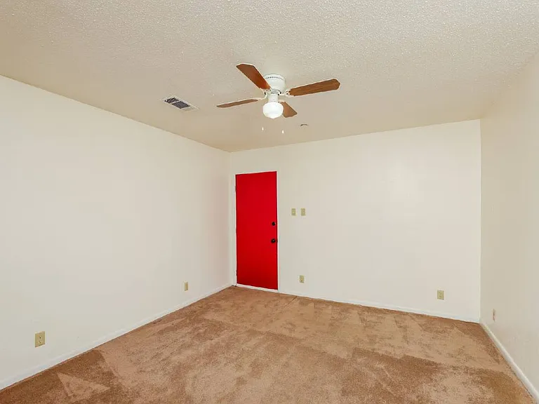 534 Aspendale Dr — Photo 5