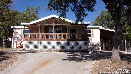 252 Sir Winston Dr Photo 1