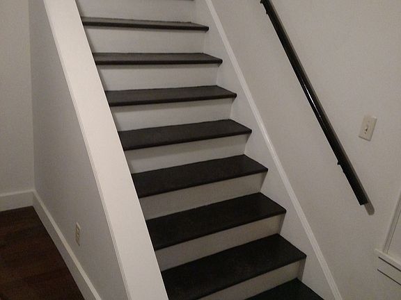  Oak stairs to 2nd floor