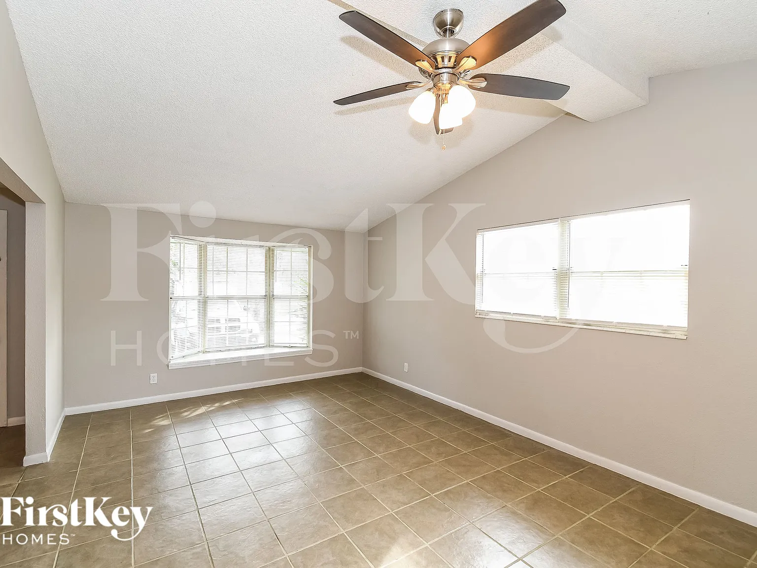 3 bed, 2.0 bath, 1250 sqft, $1,810 — Photo 3