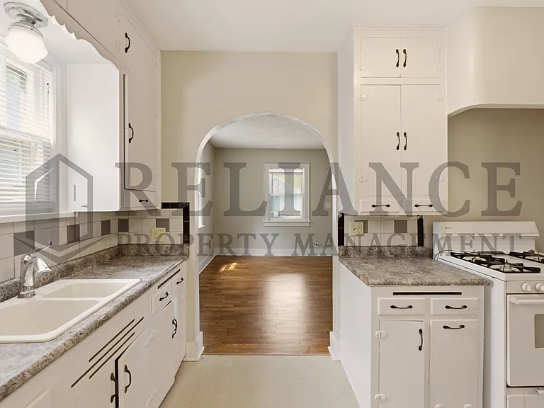 2301 W 3rd St N — Photo 26