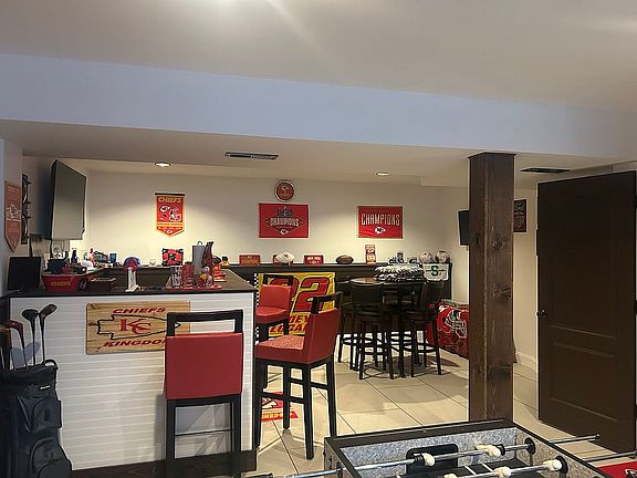 4th image of 504 193rd St