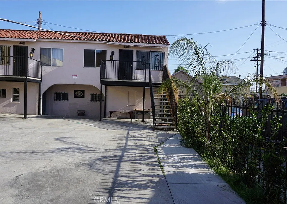 448 W 41st Pl #1/2