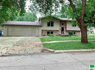 26 11th Ave SE, Le Mars, IA 51031