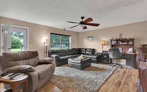 5th image of 1606 Meadowbrook St