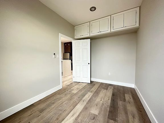 4th image of 474 Van Buren St #5