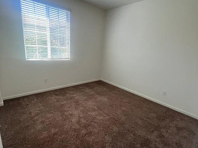 155 W Ladd Dr — Photo 27