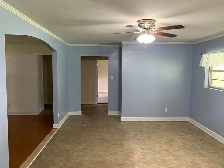 107 Caesar Dr — Photo 5