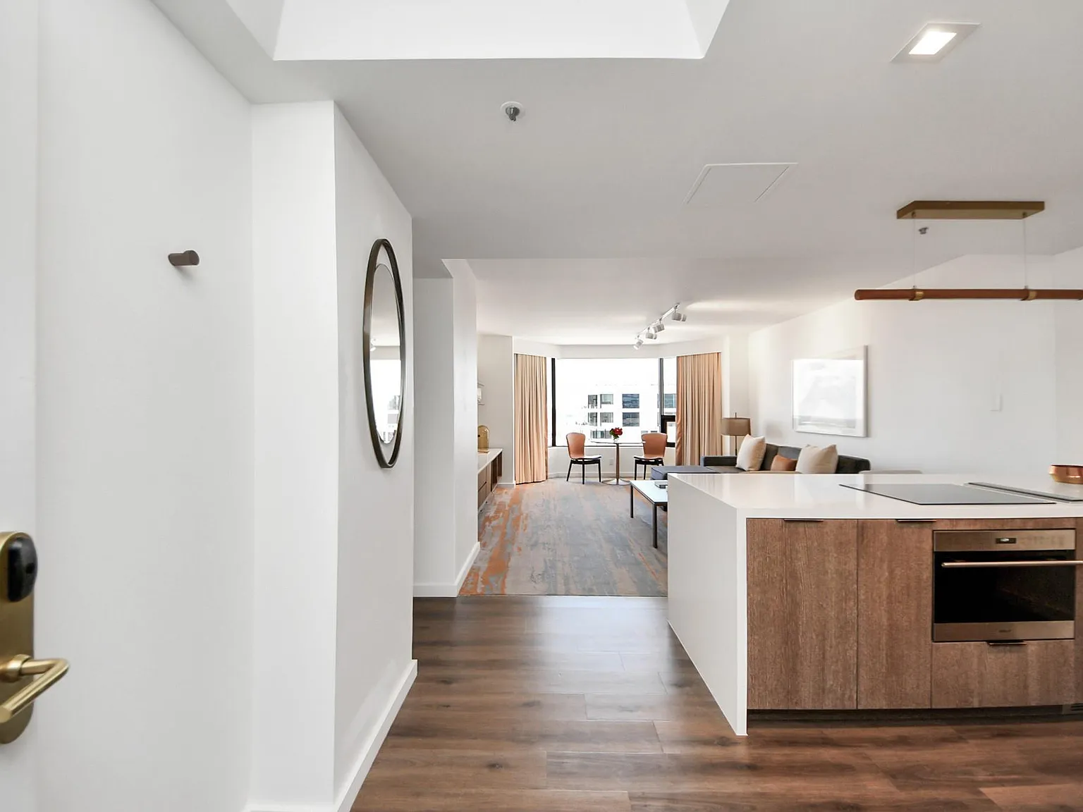 1 bed, 1.0 bath, 800 sqft, $7,500 — Photo 2
