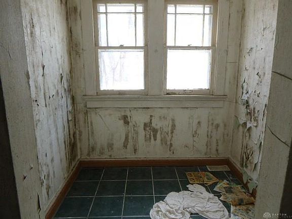 5th image of 910 Sunnyview Ave