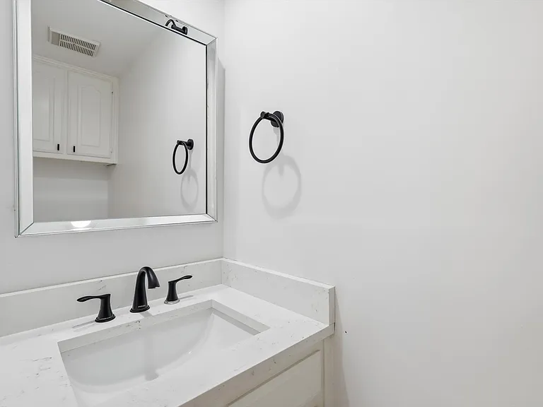 381 Arbor Ln — Photo 13