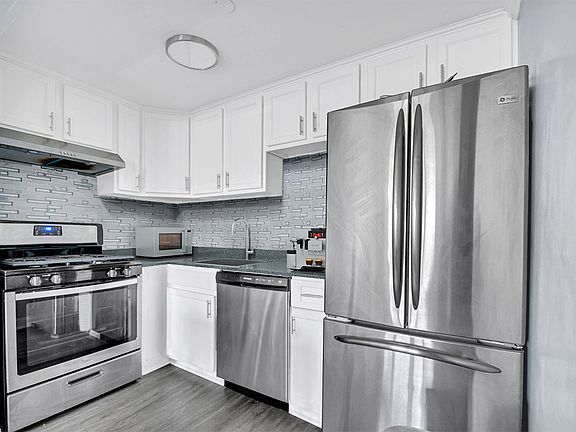 3rd image of 14-43 28th Ave #2E