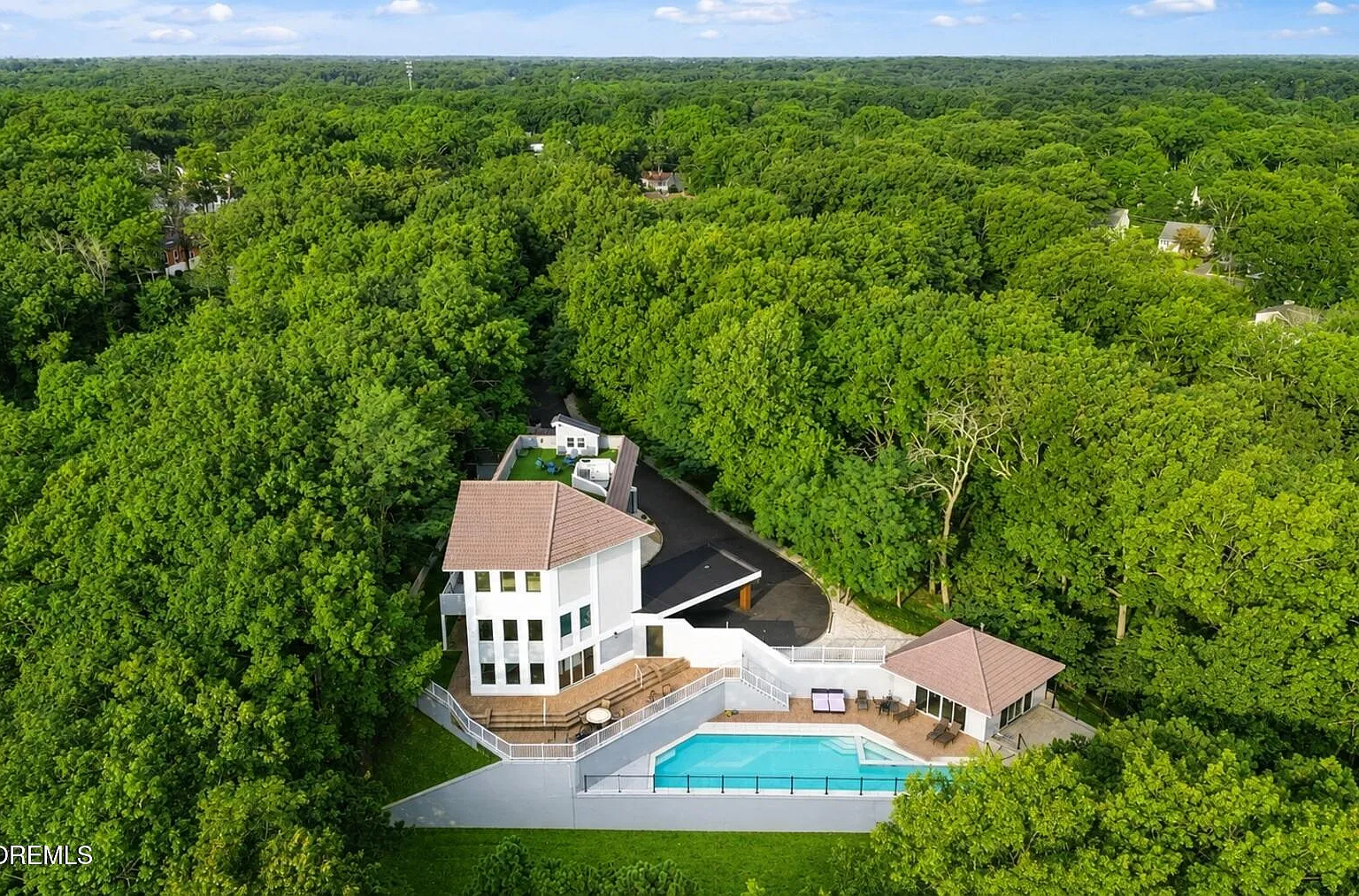 7 bed, 6.0 bath, 4356 sqft, $6,500 — Photo 3