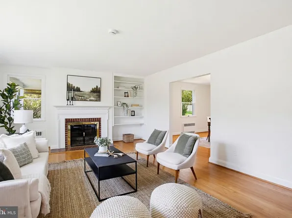 13201 Manor Rd, Glen Arm, MD 21057