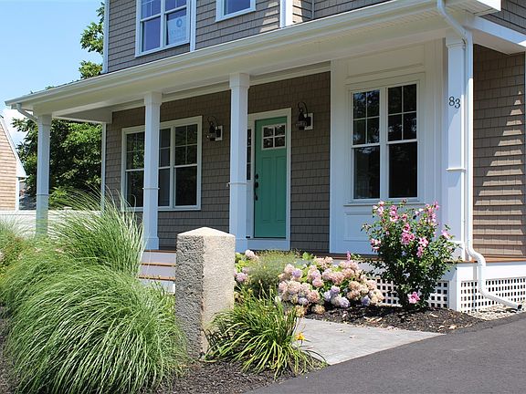 Welcoming curb appeal