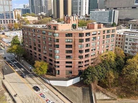 2nd image of 115 W Peachtree Pl NW Unit 509