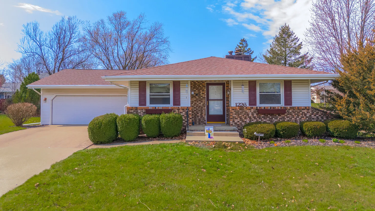 1226 Kim Dr photo 1