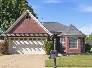 8531 Cross Point Dr, Olive Branch, MS 38654