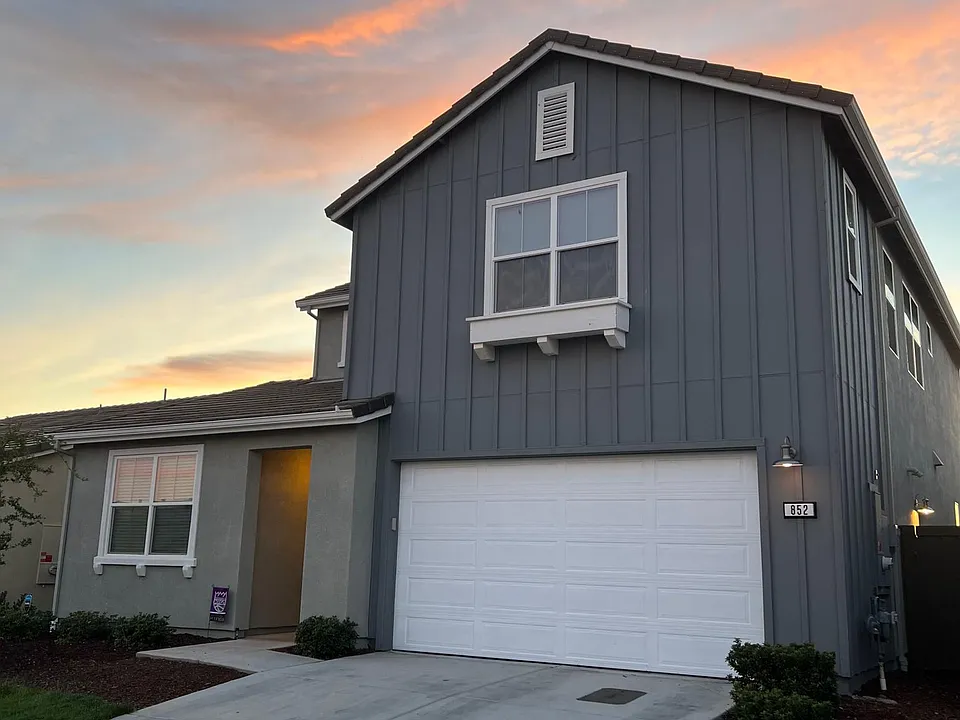 852 Clementine Dr