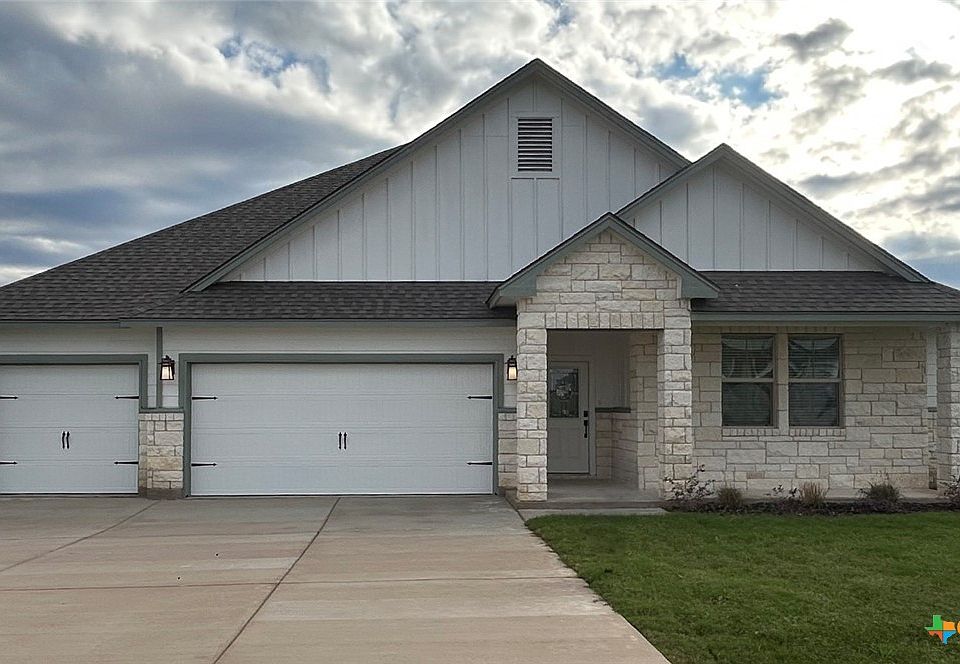 1st image of 15085 Planeview Dr