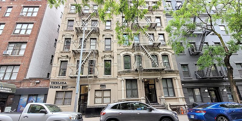 1st image of 304 W 21st St APT 1B
