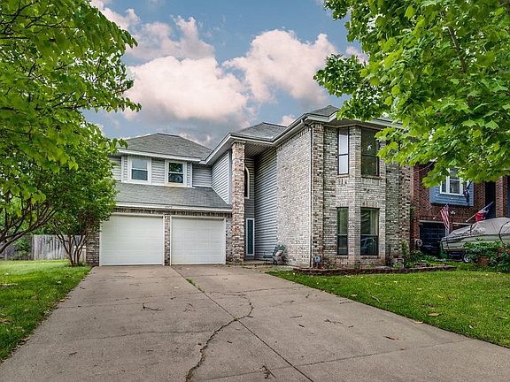 3rd image of 6309 Meadow Glen Dr