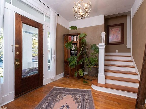 3rd image of 4320 Woodlawn Dr
