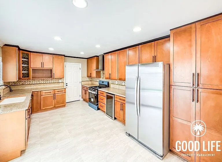 5572 E Vista Del Este — Photo 1