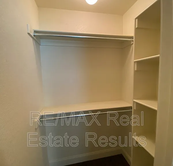 2411 S 11th Pl — Photo 12