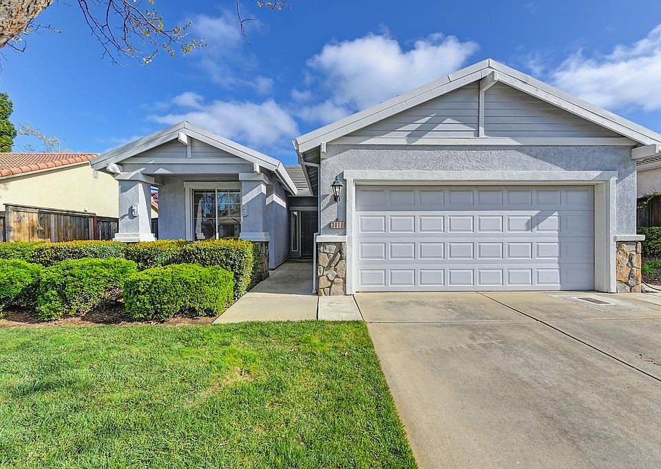 1st image of 3010 Crestwood Way
