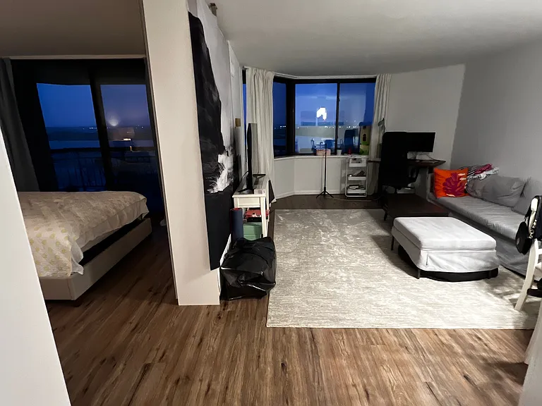 640 Harmon Cove Tower #640 — Photo 5