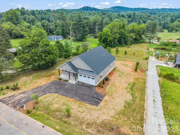 120 Grandview Ln, Hendersonville, NC 28791