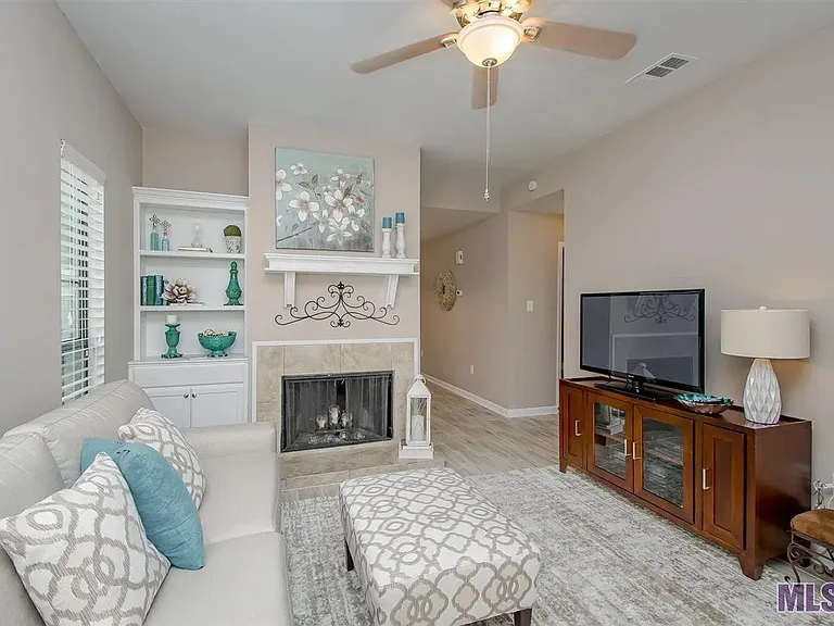 5245 Cumberland Cove Dr — Photo 2