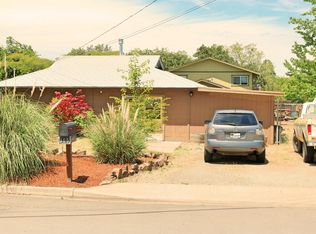 305 Elm St, Phoenix, OR 97535