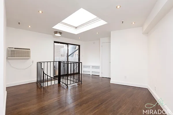 Rented by Mirador Real Estate | media 41