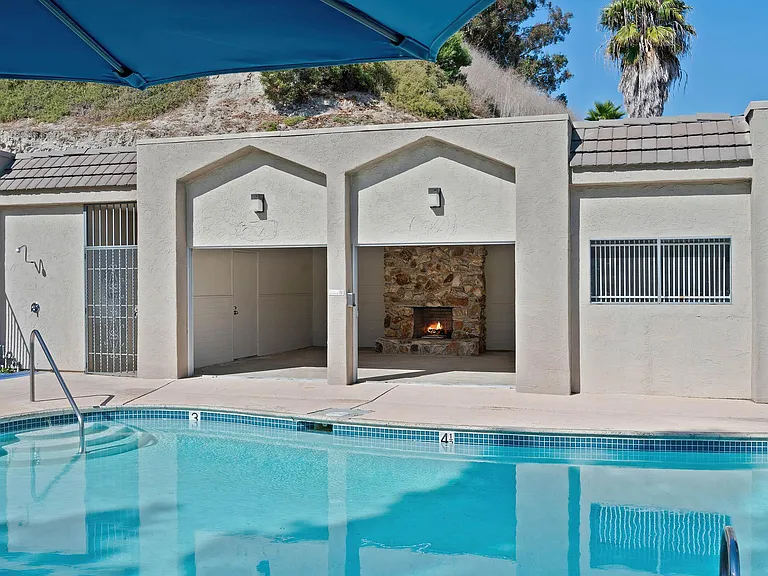 Silver Oak Apartments — Photo 17