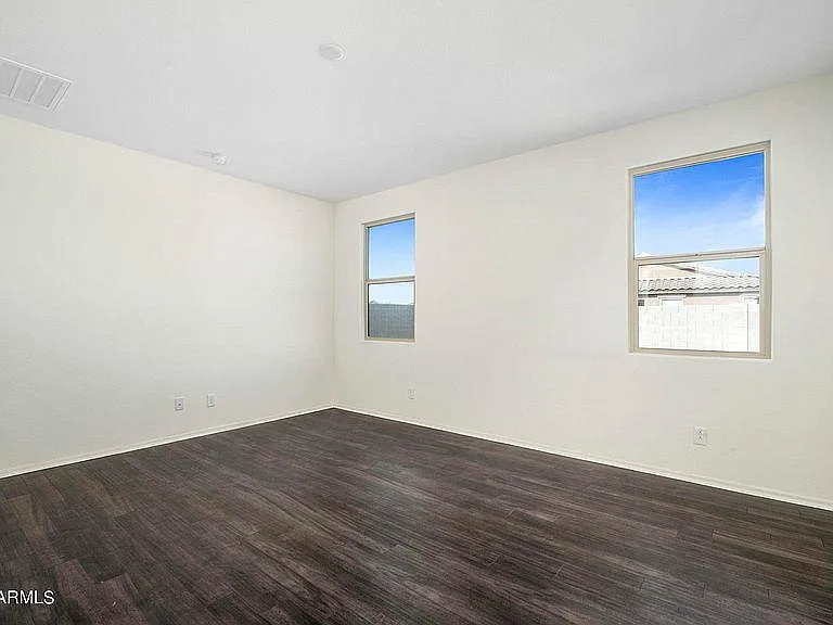 2146 W Tobias Way — Photo 16
