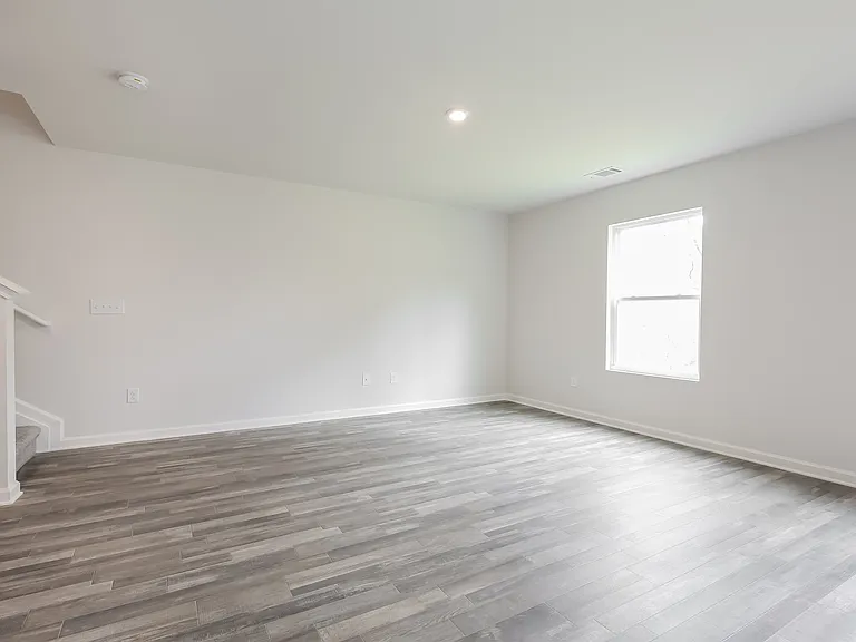 123 Colonial Walk — Photo 3