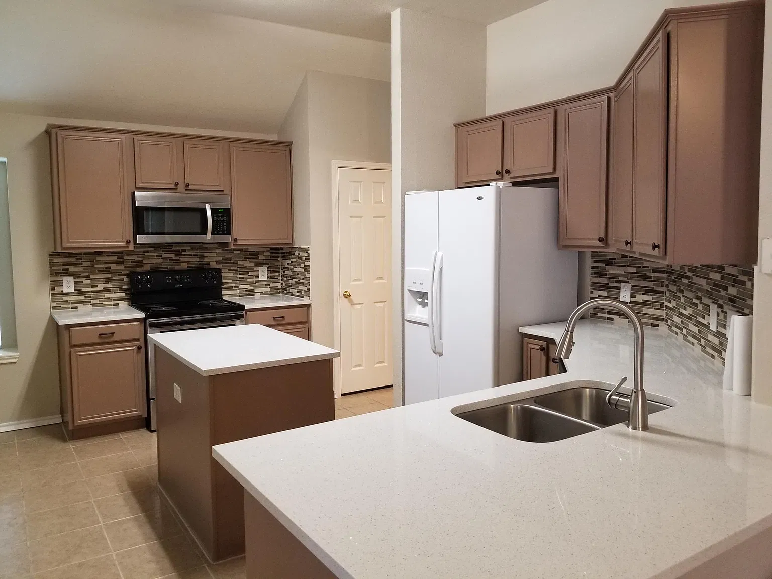 5598 Carrington Dr — Photo 2