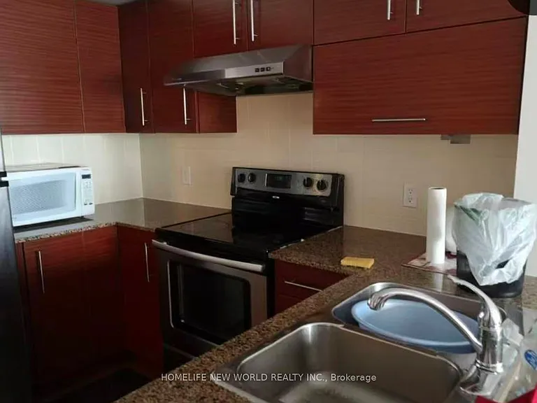 233 S Park Rd #308 — Photo 2