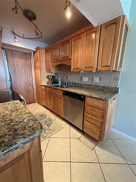 2 bed, 2.0 bath, 1062 sqft, $2,500 — Photo 4