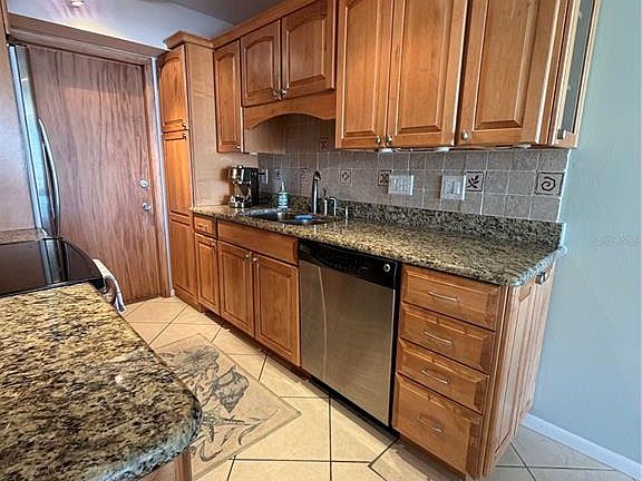 4th image of 3806 Gulf Of Mexico Dr #C211