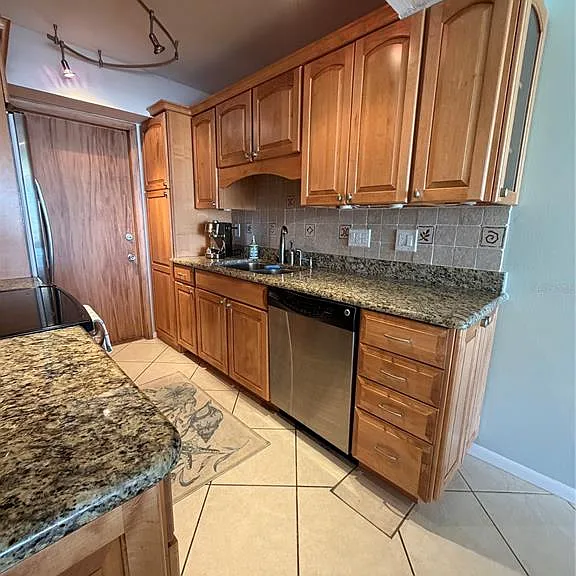 3806 Gulf Of Mexico Dr #C211 — Photo 4