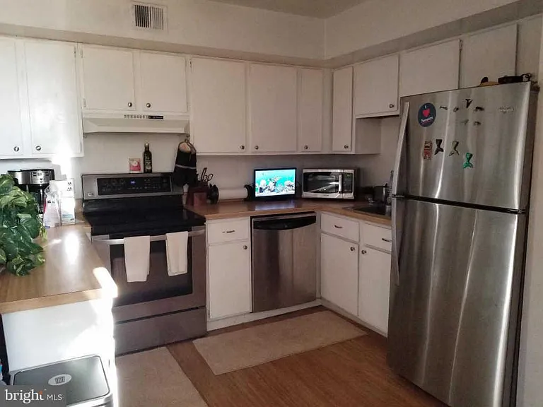 216 W Chester Pike #B — Photo 29