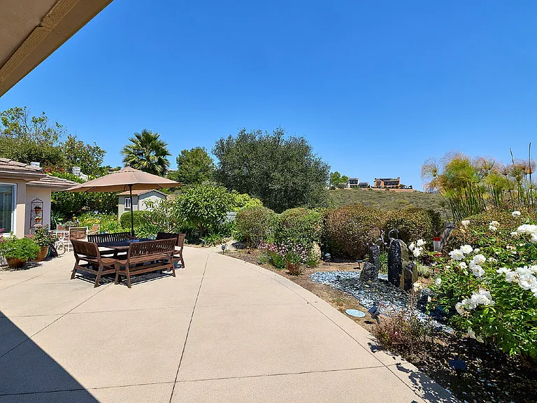 7118 El Fuerte St — Photo 9