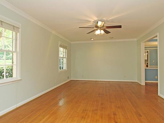 4th image of 2800 Briarglen Dr