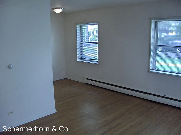 2113-15 Darrow Ave — Photo 5