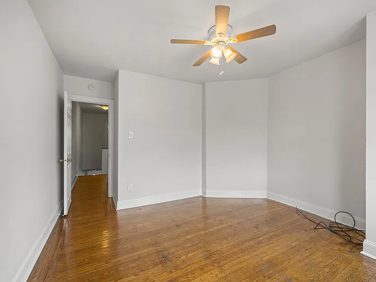 1934 Dallas St — Photo 13