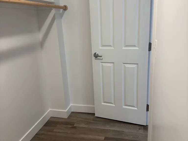 186 N Holly St — Photo 6